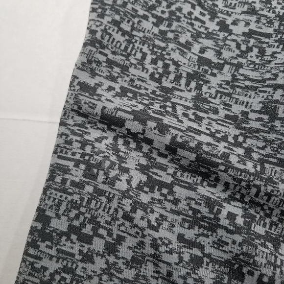 Lululemon THE Short Size Extra Large 7.5" Inseam Gray Abstract Geometric Mens - Picture 6 of 9